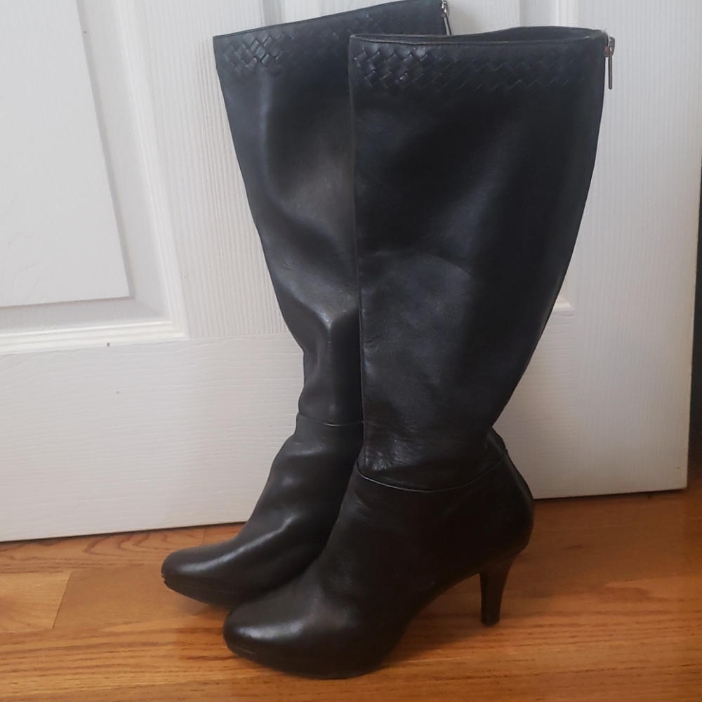 Black boots